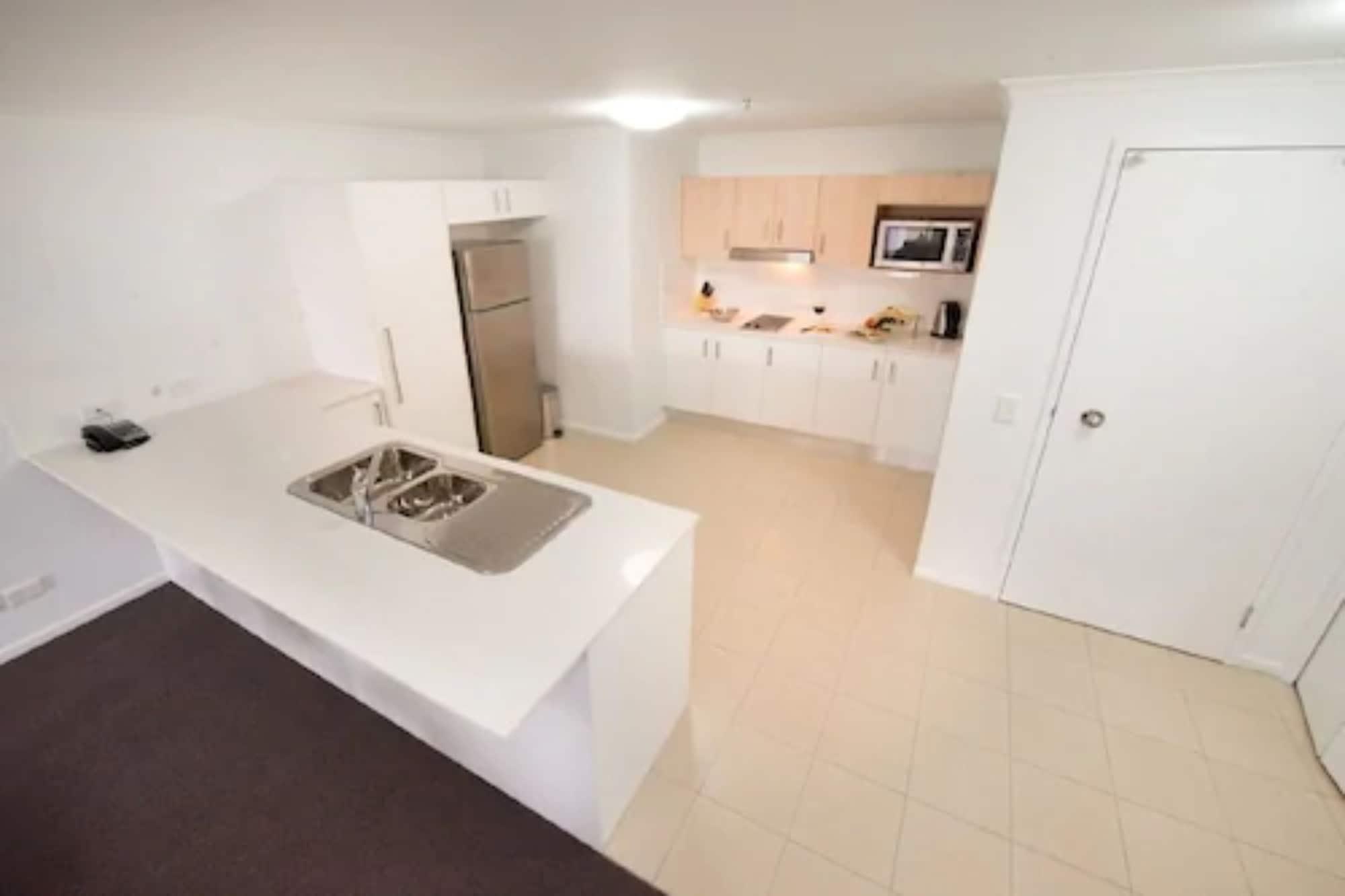 Edge Apartment Hotel Рокхемптън Екстериор снимка