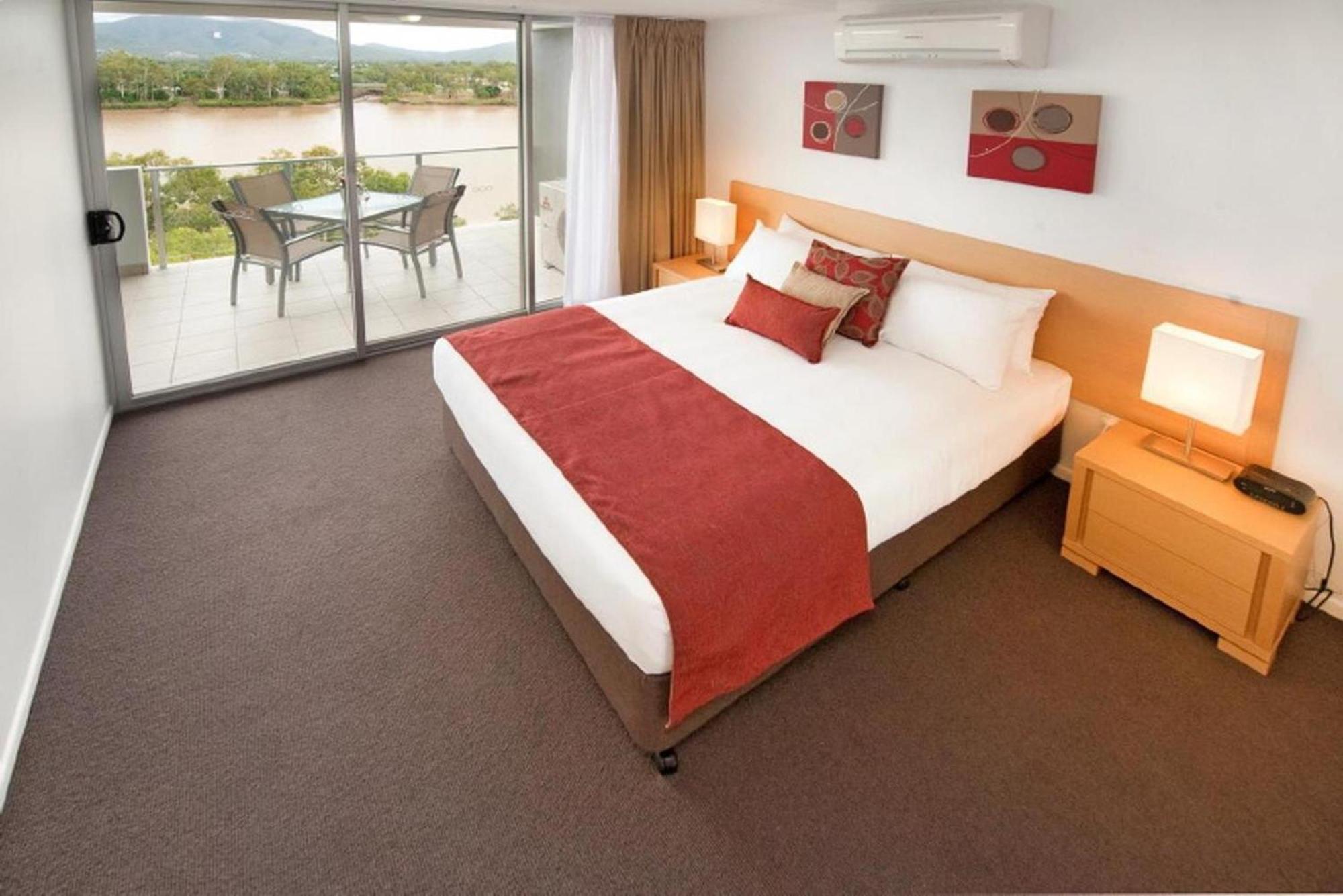 Edge Apartment Hotel Рокхемптън Екстериор снимка
