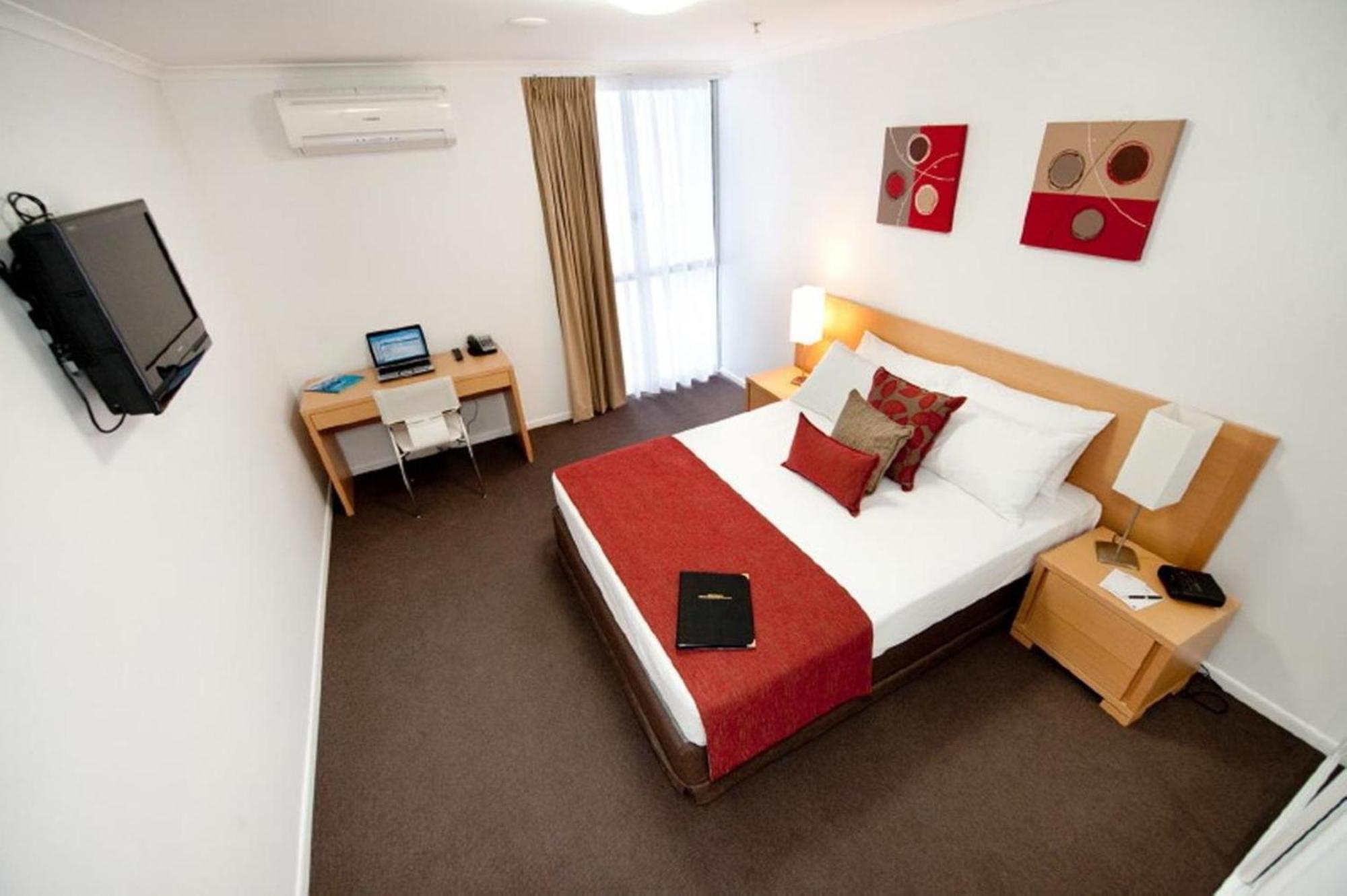 Edge Apartment Hotel Рокхемптън Екстериор снимка