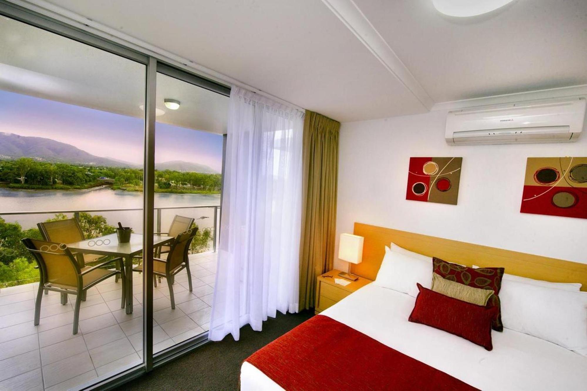 Edge Apartment Hotel Рокхемптън Екстериор снимка