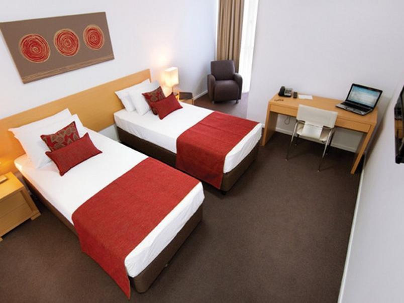 Edge Apartment Hotel Рокхемптън Екстериор снимка