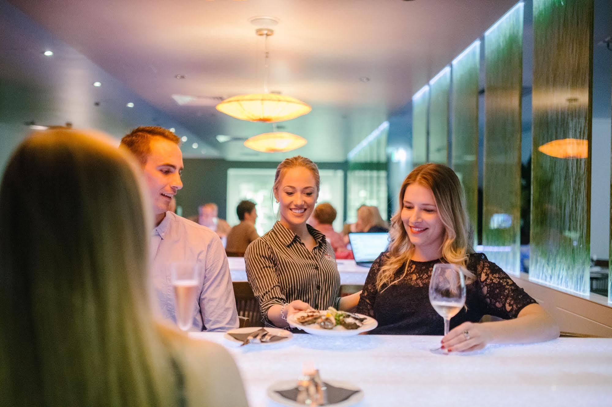 Edge Apartment Hotel Рокхемптън Екстериор снимка