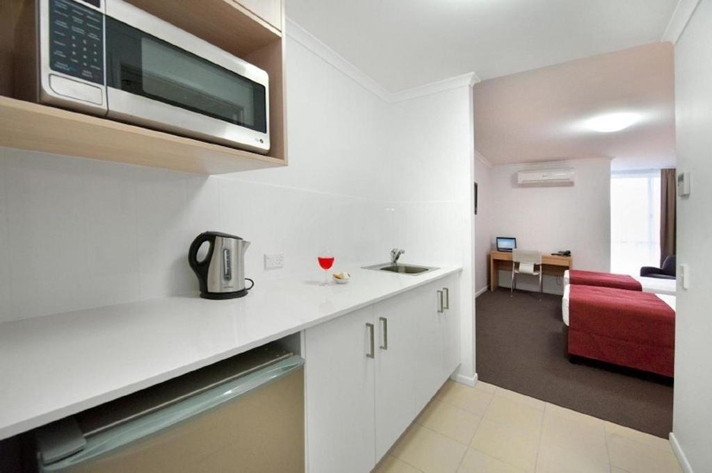 Edge Apartment Hotel Рокхемптън Екстериор снимка